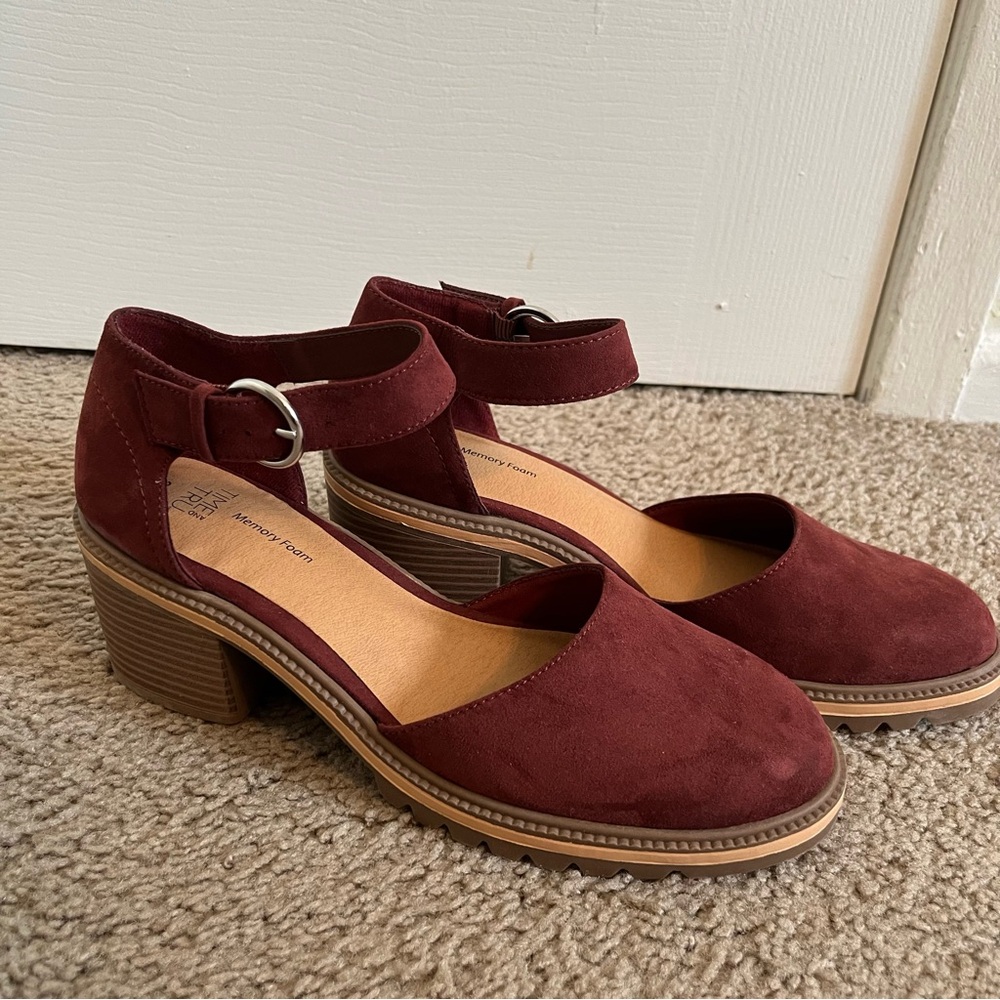 Time and Tru Heeled Ankle Buckle Mary Jane Casual Shoes Wine
